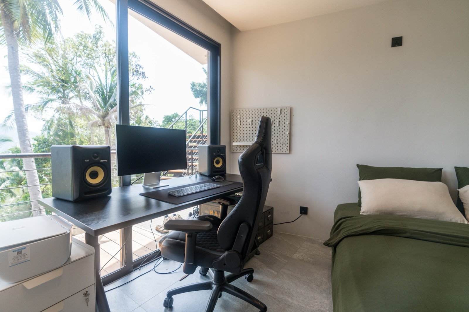The Nomad workstation